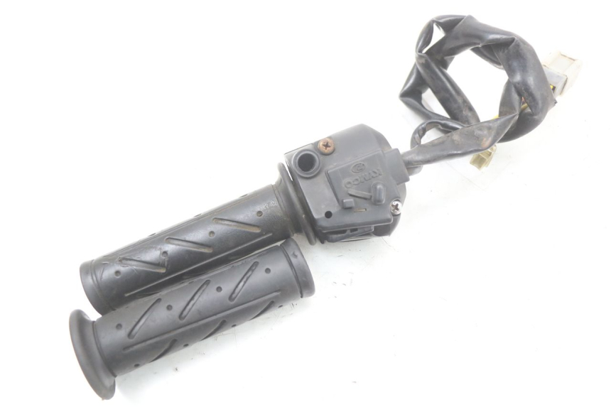 photo de INTERRUPTOR DERECHO KYMCO DINK 4T 50 (2007 - 2018) - Otra perspectiva