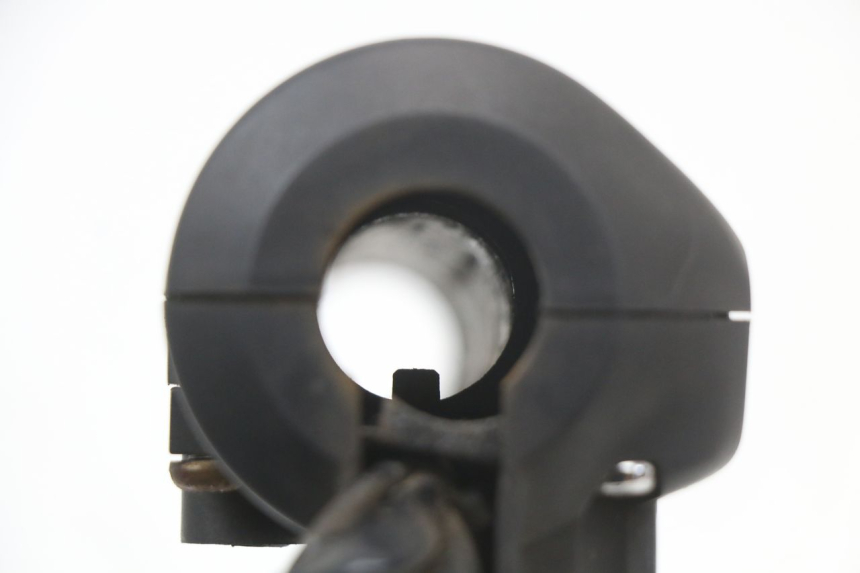 photo de INTERRUPTOR DERECHO KYMCO DINK 4T 50 (2007 - 2018) - Detalles de los puntos de fijación