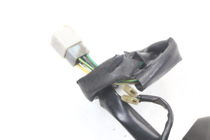 photo de INTERRUPTOR DERECHO KYMCO DINK 4T 50 (2007 - 2018) - Estado de la superficie y material