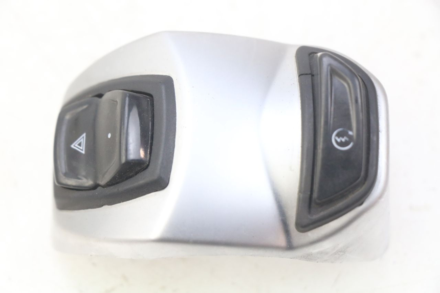 photo de INTERRUPTOR DERECHO PEUGEOT DJANGO 2T 50 (2014 - 2019) - Vista principal