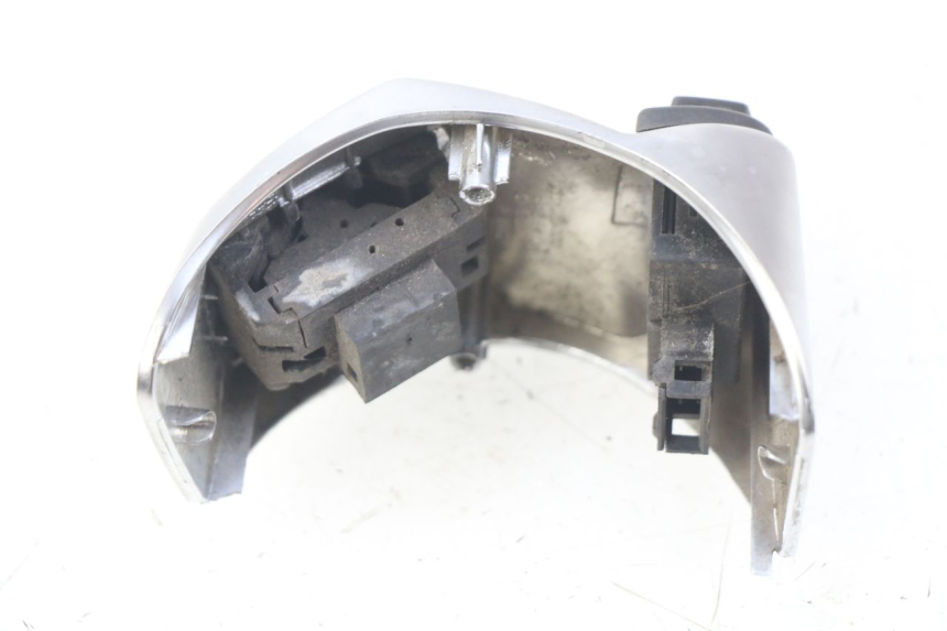 photo de INTERRUPTOR DERECHO PEUGEOT DJANGO 2T 50 (2014 - 2019) - Zoom estado de uso