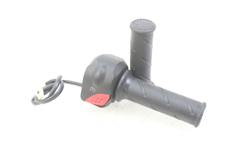 photo de INTERRUPTOR DERECHO PEUGEOT E-VIVACITY 1 (2012 - 2018) - Vista principal