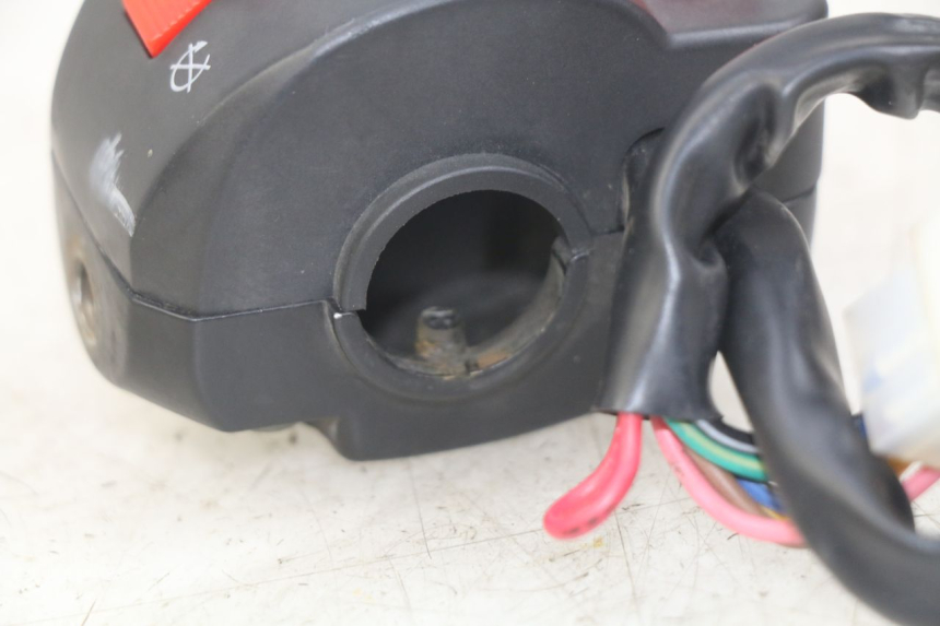 photo de INTERRUPTOR DERECHO EFUN E2GO 1 (2017 - 2021) - Zoom estado de uso