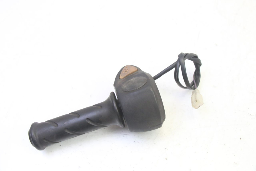 photo de INTERRUPTOR DERECHO PEUGEOT ELYSTAR 50 (2002 - 2014) - Zoom estado de uso