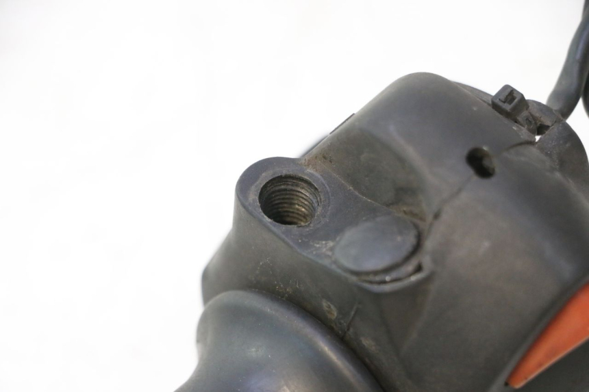 photo de INTERRUPTOR DERECHO PEUGEOT ELYSTAR 50 (2002 - 2014) - Zoom estado de uso