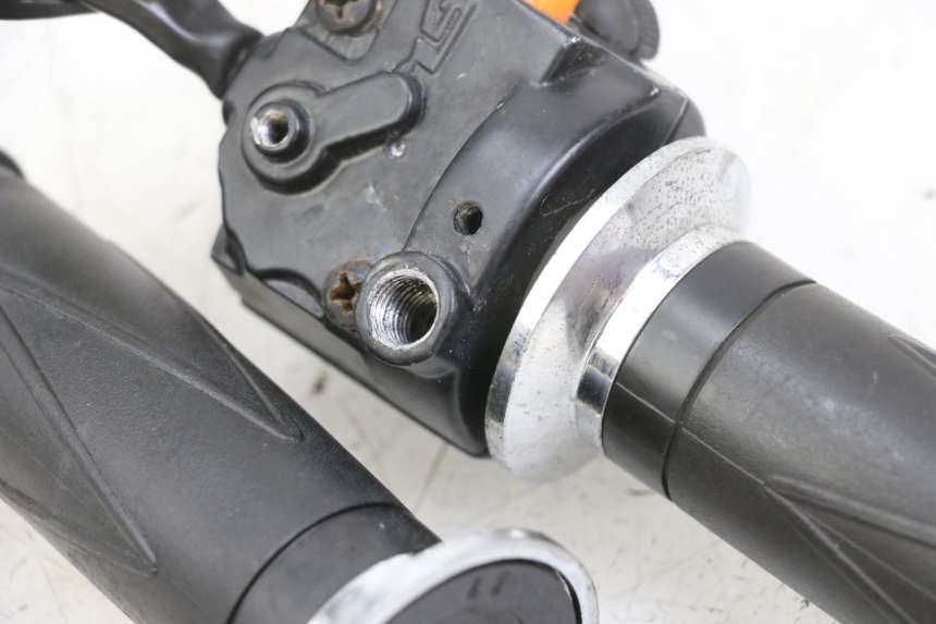 photo de CONMUTADOR DERECHA EUROCKA RETRO 50 (2007 - 2014) - Detalle de la pieza