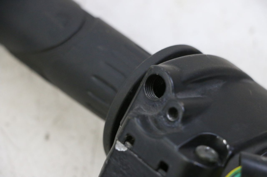 photo de INTERRUPTOR DERECHO JM MOTORS EVOLIS 4T 50 (2018 - 2022) - Zoom estado de uso