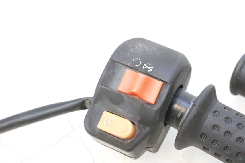 photo de INTERRUPTOR DERECHO JM MOTORS EVOLIS 4T 50 (2018 - 2022) - Detalle de la pieza