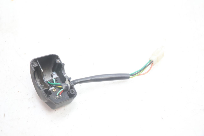 photo de INTERRUPTOR DERECHO JM MOTORS EVOLIS 4T 50 (2018 - 2022) - Otra perspectiva