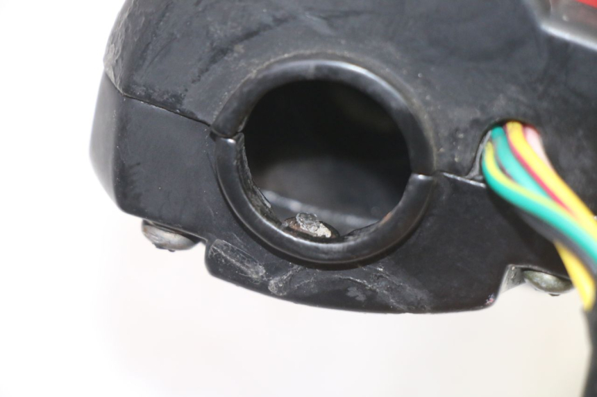 photo de INTERRUPTOR DERECHO KEEWAY F-ACT FACT 50 (2006 - 2011) - Detalles de los puntos de fijación