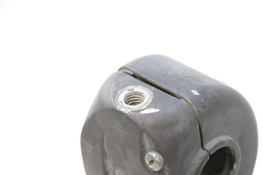photo de CONMUTADOR DERECHA JM MOTORS F45i 4T 50 (2020 - 2023) - Detalles de los puntos de fijación