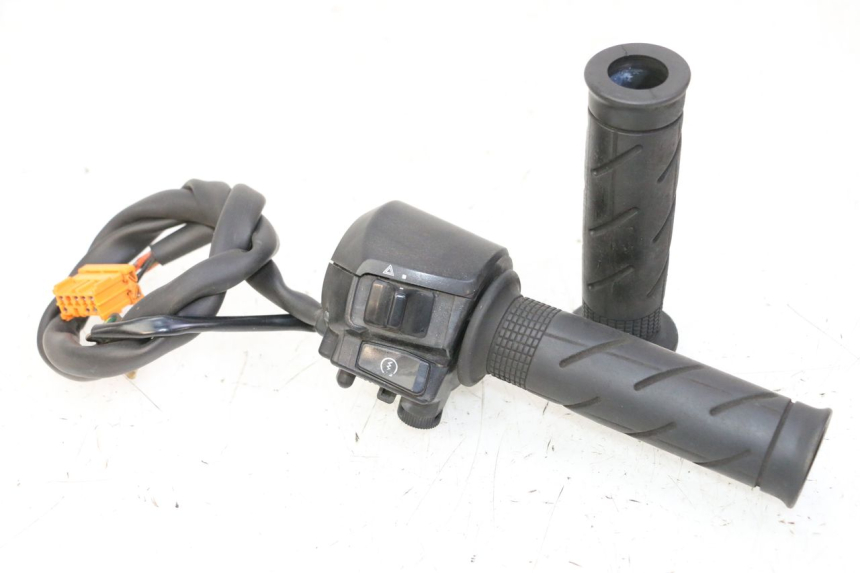 photo de INTERRUPTOR DERECHO HONDA FES S-WING SWING ABS 125 (2007 - 2015) - Vista principal