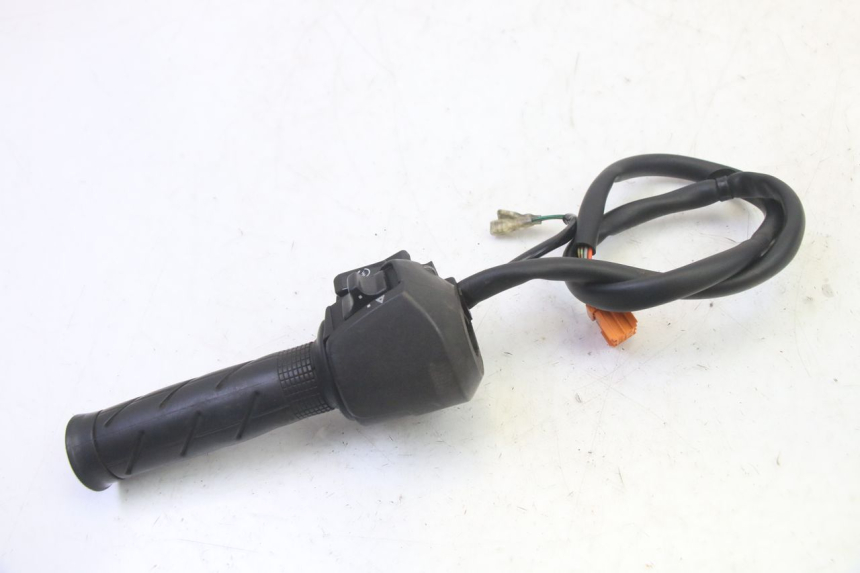 photo de INTERRUPTOR DERECHO HONDA FES S-WING SWING ABS 125 (2007 - 2015) - Zoom estado de uso