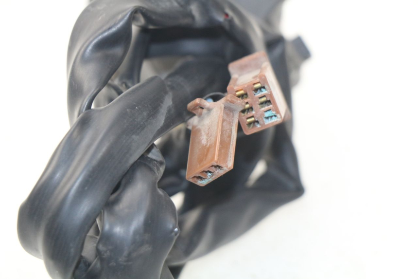 photo de INTERRUPTOR DERECHO YAMAHA FJR ABS 1300 (2006 - 2012) - Primer plano técnico