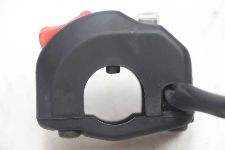 photo de CONMUTADOR DERECHA YAMAHA FJR 1300 (2001 - 2005) - Primer plano técnico