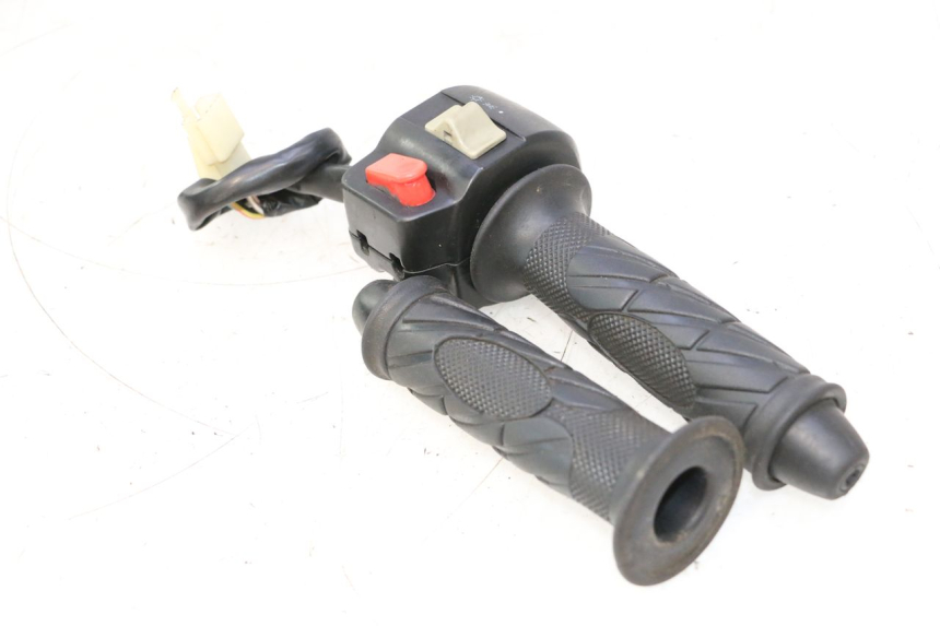 photo de CONMUTADOR DERECHA KEEWAY FOCUS 50 (2006 - 2009) - Primer plano técnico
