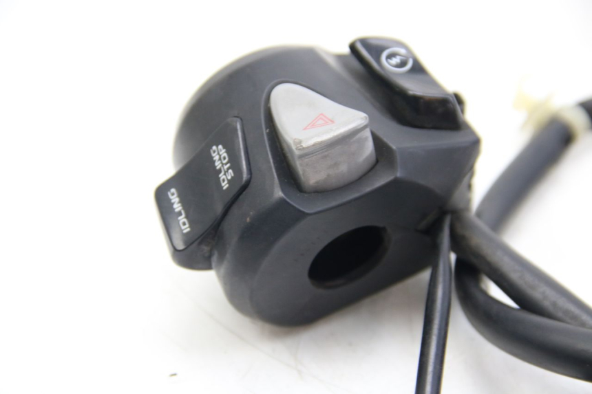 photo de INTERRUPTOR DERECHO HONDA FORZA 125 (2015 - 2016) - Zoom estado de uso