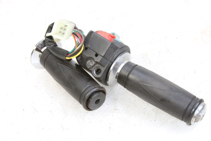 photo de CONMUTADOR DERECHA BAOTIAN FRESH 50 (2004 - 2012) - Otra perspectiva