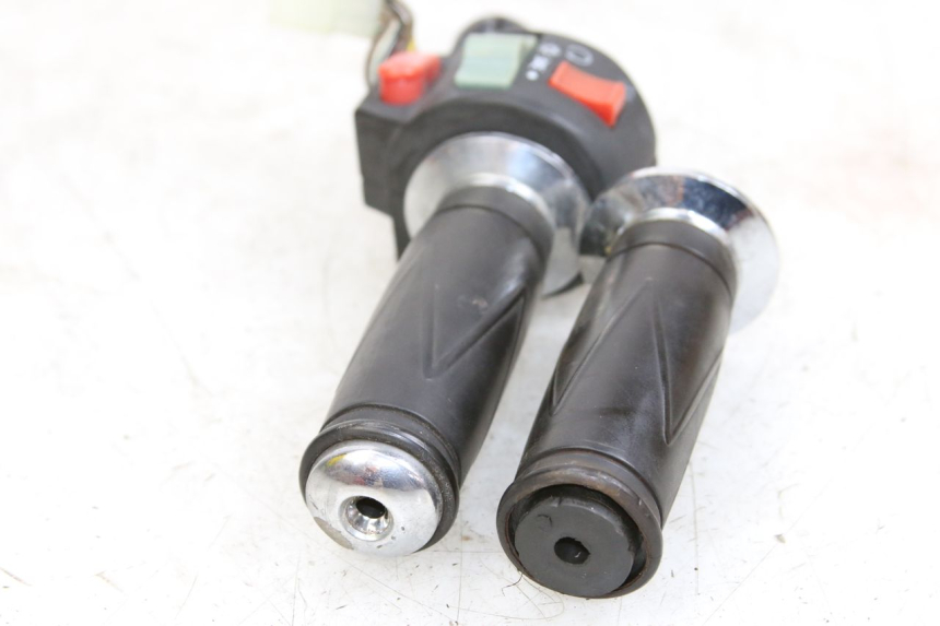 photo de CONMUTADOR DERECHA BAOTIAN FRESH 50 (2004 - 2012) - Vista general del producto