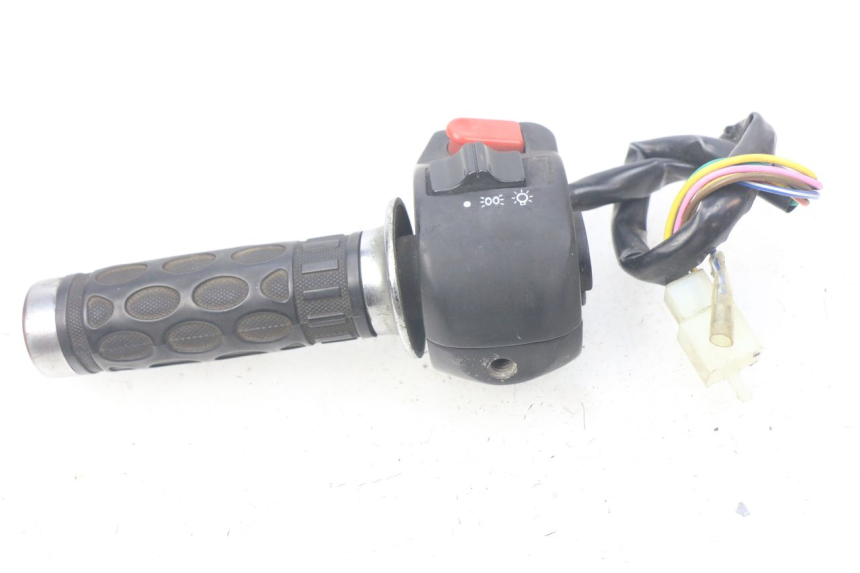 photo de CONMUTADOR DERECHA SACHS FY125T FY T 125 (2007 - 2011) - Primer plano técnico