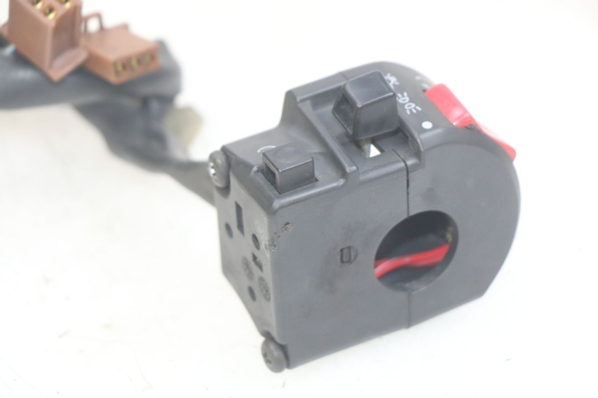 photo de INTERRUPTOR DERECHO YAMAHA FZS FAZER 600 (1998 - 2001) - Zoom estado de uso