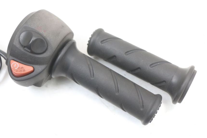 photo de CONMUTADOR DERECHA PEUGEOT GEOPOLIS RS 125 (2007 - 2009) - Detalle de la pieza