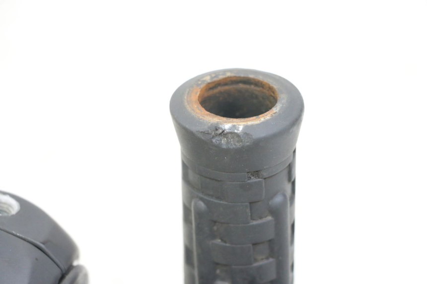 photo de CONMUTADOR DERECHA GOES WIKI 125 (2010 - 2015) - Estado de la superficie y material