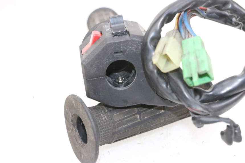 photo de CONMUTADOR DERECHA KAWASAKI GPX R WARBIRD 600 (1988 - 1993) - Zoom estado de uso