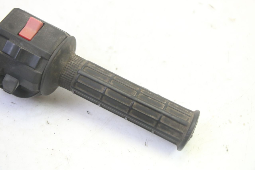 photo de CONMUTADOR DERECHA KAWASAKI GPZ RX 1000 (1986 - 1988) - Zoom estado de uso