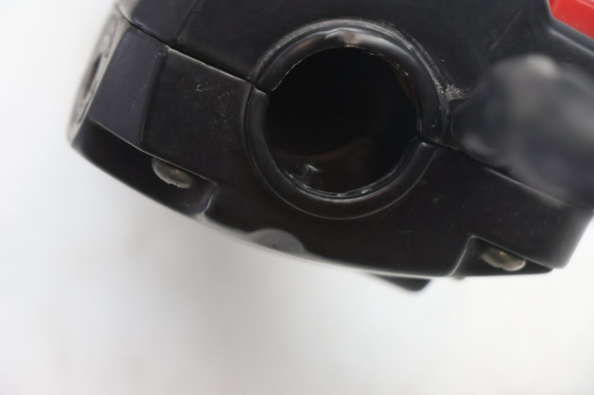photo de INTERRUPTOR DERECHO TNT MOTOR GRIDO 2T 50 (2010 - 2019) - Detalles de los puntos de fijación