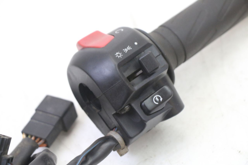 photo de COMANDO DERECHO SUZUKI GS GSE 500 (2001 - 2003) - Zoom estado de uso