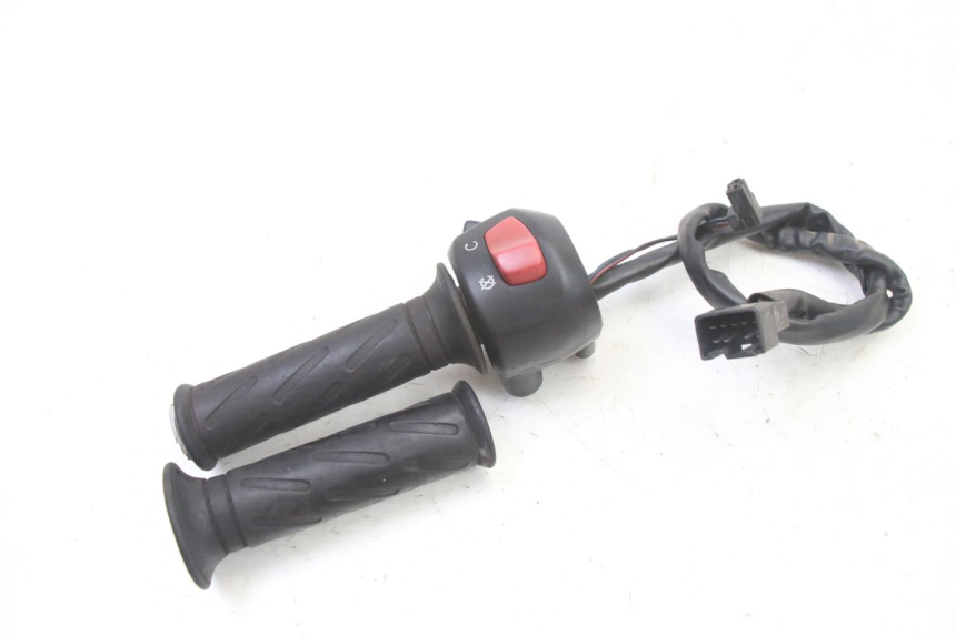 photo de COMANDO DERECHO SUZUKI GS GSE 500 (2001 - 2003) - Primer plano técnico