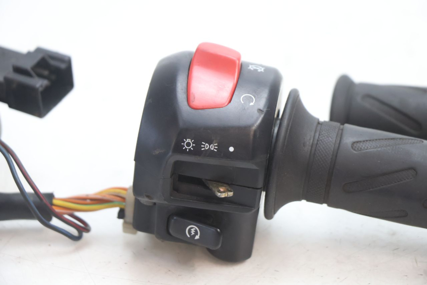 photo de CONMUTADOR DERECHA SUZUKI GSF N BANDIT 1200 (2001 - 2005) - Detalle de la pieza