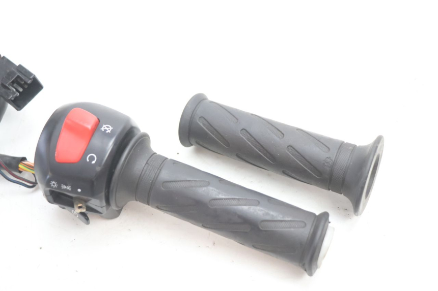 photo de CONMUTADOR DERECHA SUZUKI GSF N BANDIT 1200 (2001 - 2005) - Zoom estado de uso