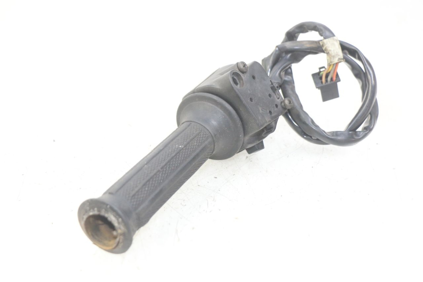 photo de INTERRUPTOR DERECHO SUZUKI GSX-F GSX  F 1100 (1988 - 1994) - Detalles de los puntos de fijación