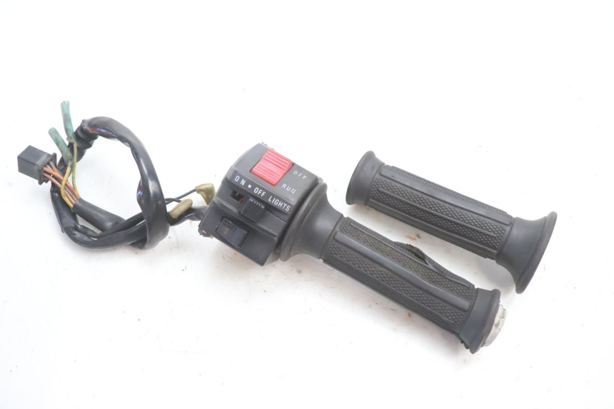 photo de CONMUTADOR DERECHA SUZUKI GSX F GSXF 750 (1988 - 1998) - Vista principal