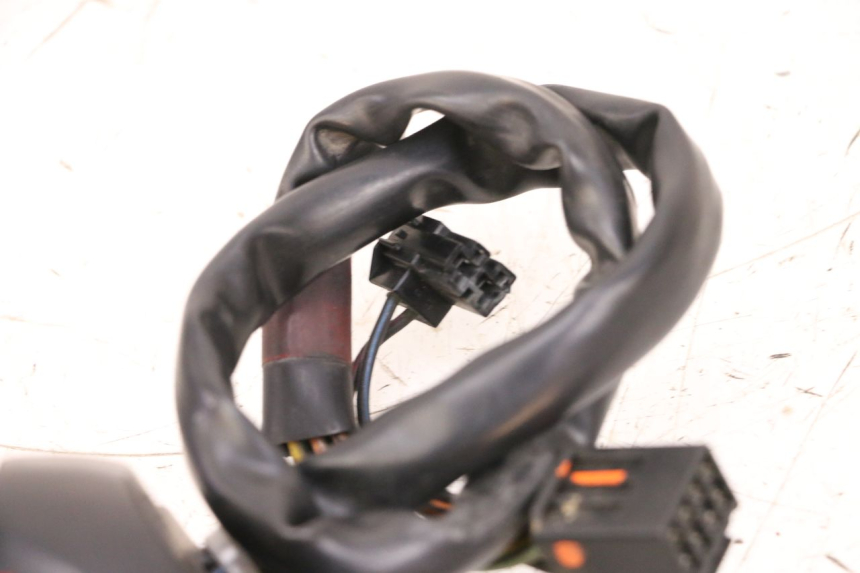 photo de CONMUTADOR DERECHA SUZUKI GSXR GSX-R 1000 (2003 - 2004) - Zoom estado de uso