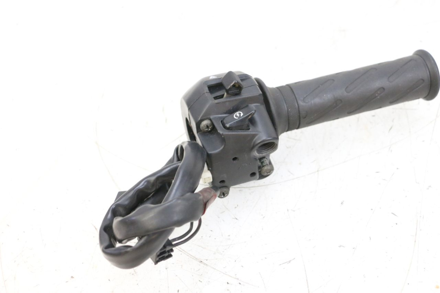 photo de CONMUTADOR DERECHA SUZUKI GSXR GSX-R 1000 (2003 - 2004) - Otra perspectiva