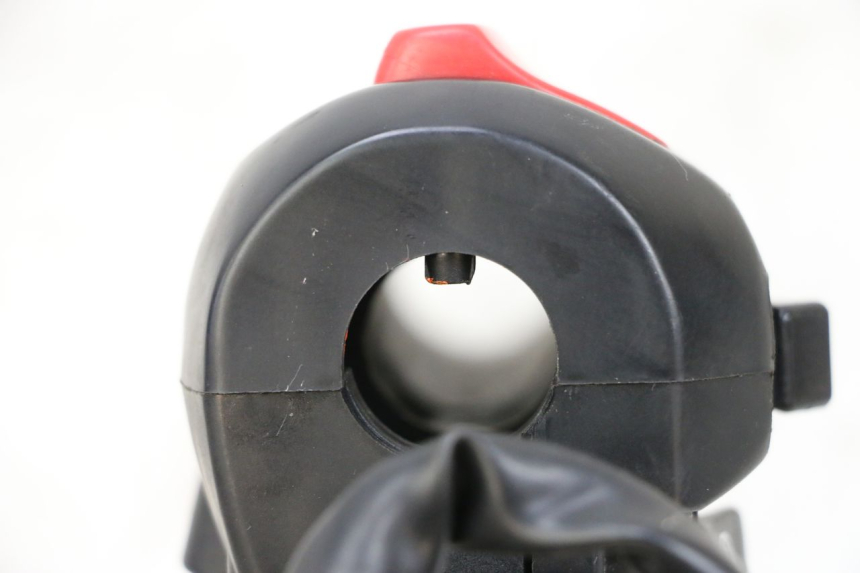 photo de CONMUTADOR DERECHA SUZUKI GSXR GSX-R 1000 (2003 - 2004) - Primer plano técnico