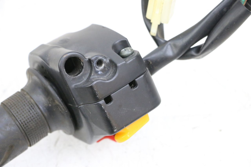 photo de CONMUTADOR DERECHA EUROCKA GTR 50 (2018 - 2021) - Detalles de los puntos de fijación