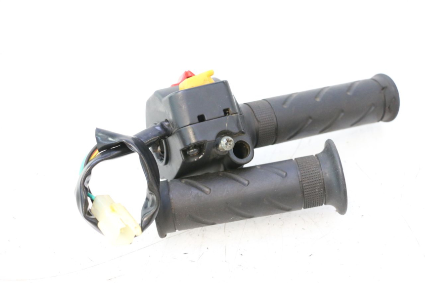 photo de INTERRUPTOR DERECHO EUROCKA GTR 50 (2007 - 2017) - Zoom estado de uso