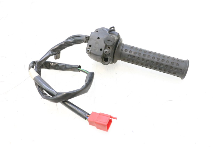 photo de CONMUTADOR DERECHA SYM GTS EVO 125 (2009 - 2013) - Primer plano técnico