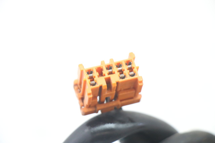 photo de INTERRUPTOR DERECHO HONDA FES S-WING SWING ABS 125 (2007 - 2015) - Estado de la superficie y material