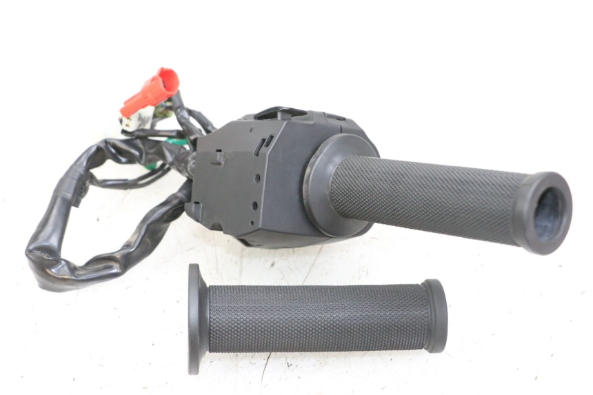 photo de CONMUTADOR DERECHA HUSQVARNA SVARTPILEN 401 (2018 - 2023) - Detalle de la pieza