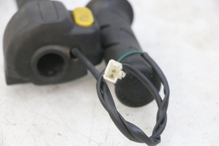 photo de CONMUTADOR DERECHA PEUGEOT JET FORCE CARBU 50 (2003 - 2016) - Detalle de la pieza