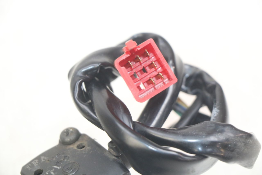 photo de INTERRUPTOR DERECHO SYM JET SPORT XR 50 (2006 - 2015) - Otra perspectiva