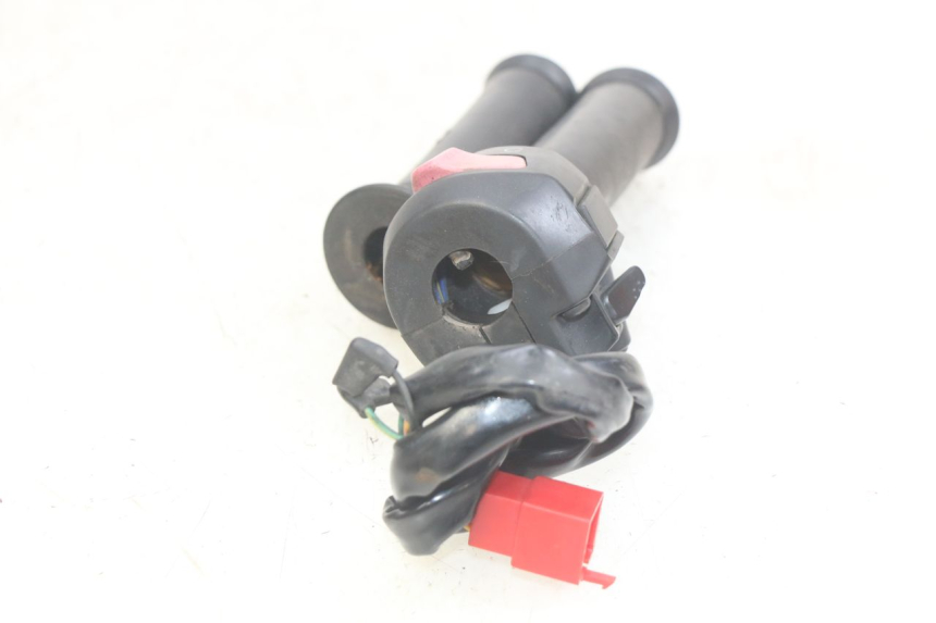 photo de INTERRUPTOR DERECHO SYM JET SPORT XR 50 (2006 - 2015) - Vista general del producto