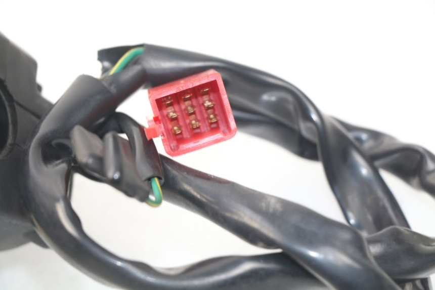 photo de CONMUTADOR DERECHA SYM JOYMAX 250 (2013 - 2017) - Primer plano técnico