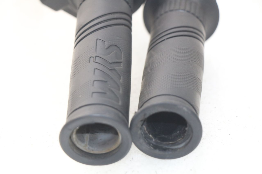 photo de CONMUTADOR DERECHA SYM JOYMAX 250 (2013 - 2017) - Detalles de los puntos de fijación