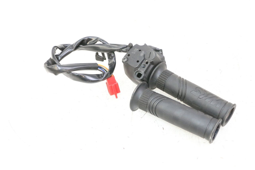 photo de CONMUTADOR DERECHA SYM JOYMAX 125 (2010 - 2017) - Primer plano técnico